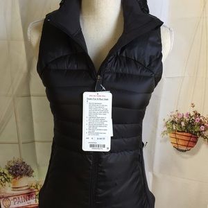 BLACK LULULEMON DOWN FOR A RUN VEST - NO TAGS - Size 4